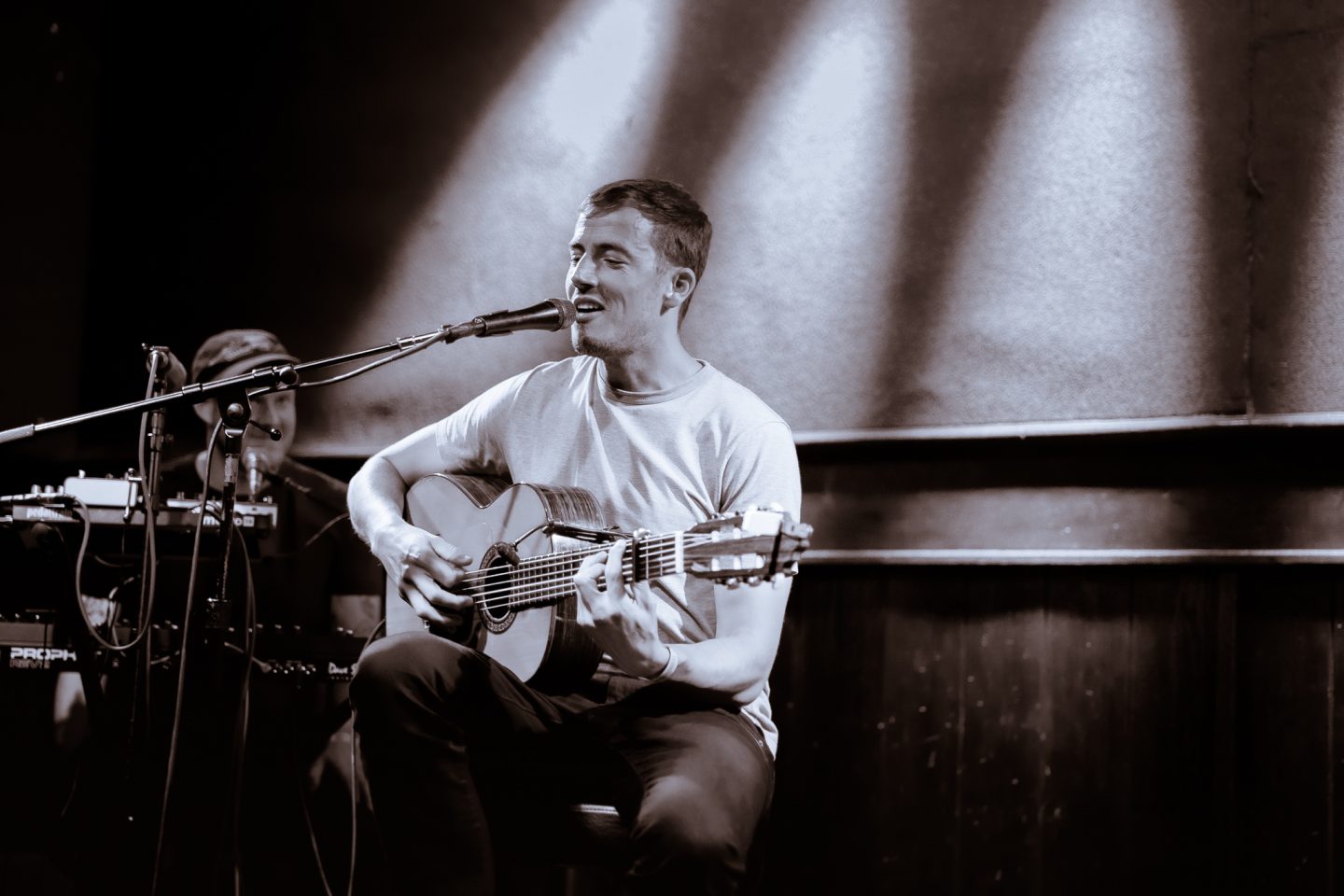 Charlie Cunningham at Schubas by Liina Raud Photography